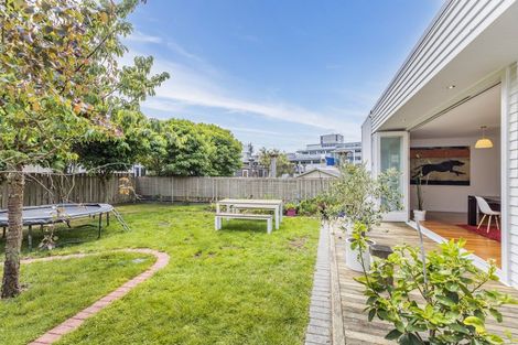 Photo of property in 8 Hargreaves Street, Mount Cook, Wellington, 6021