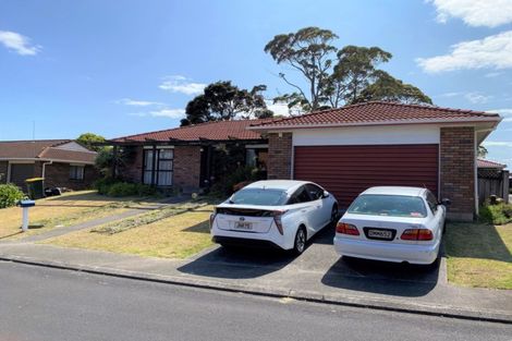 Photo of property in 12 Bosnyak Drive, Te Atatu South, Auckland, 0610