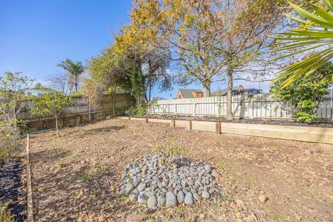Photo of property in 1/27 Rosedale Road, Pinehill, Auckland, 0632