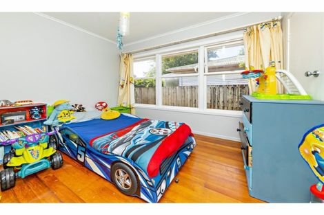 Photo of property in 26 Tiraumea Drive, Pakuranga, Auckland, 2010