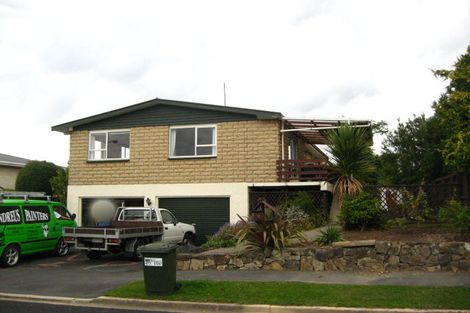 Photo of property in 2 Estuary Crescent, Fairfield, Dunedin, 9018
