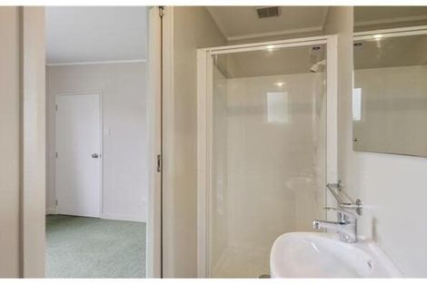 Photo of property in 6 Renfrew Street, Upper Riccarton, Christchurch, 8041