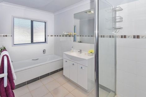 Photo of property in 12 Beirut Court, The Gardens, Auckland, 2105