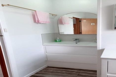 Photo of property in 2/104 Forrest Hill Road, Forrest Hill, Auckland, 0620