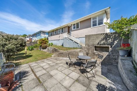 Photo of property in 25 Sievers Grove, Cannons Creek, Porirua, 5024