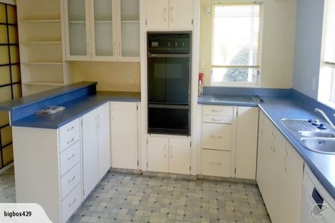 Photo of property in 17 Awanui Drive, Waikanae, 5036