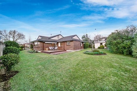 Photo of property in 2/32 Headcorn Place, Botany Downs, Auckland, 2010