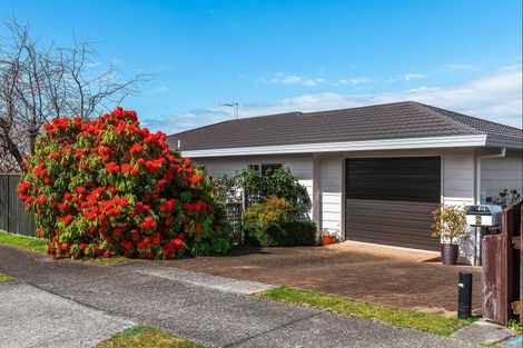 Photo of property in 2/8 Kinder Street, Acacia Bay, Taupo, 3330