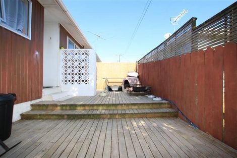 Photo of property in 6/25 West Coast Road, Glen Eden, Auckland, 0602