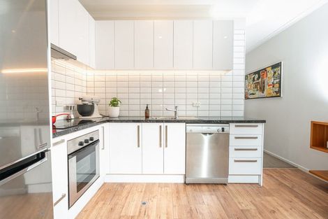 Photo of property in 2/123 The Parade, Island Bay, Wellington, 6023