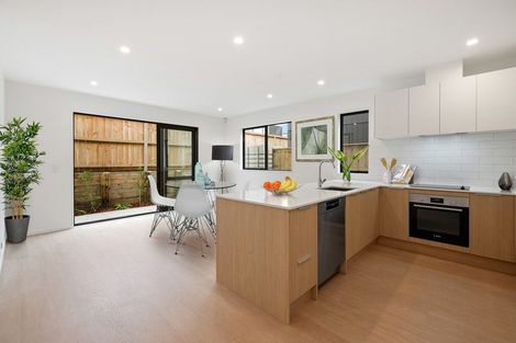 Photo of property in 10 Rautahi Street, Flat Bush, Auckland, 2019