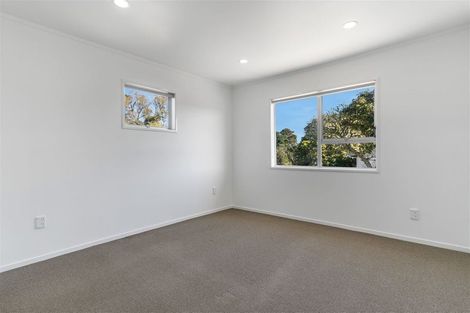 Photo of property in 42 Tamahere Drive, Glenfield, Auckland, 0629
