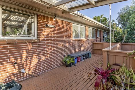 Photo of property in 342 Glenfield Road, Glenfield, Auckland, 0629