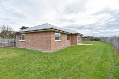 Photo of property in 18 Maple Place, Rangiora, 7400