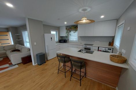 Photo of property in 1/367 Wairau Road, Totara Vale, Auckland, 0629