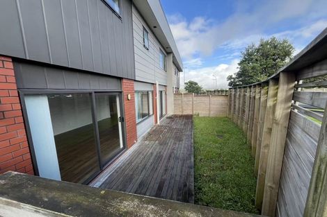 Photo of property in 54 Bordeaux Parade, Te Atatu South, Auckland, 0610