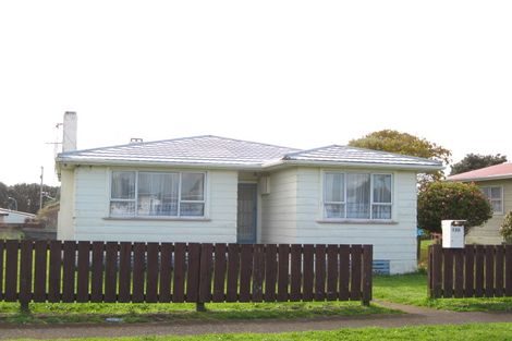 Photo of property in 130 Broadway, Waitara, 4320