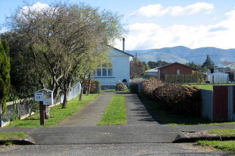 Photo of property in 14 Taylor Street, Carterton, 5713