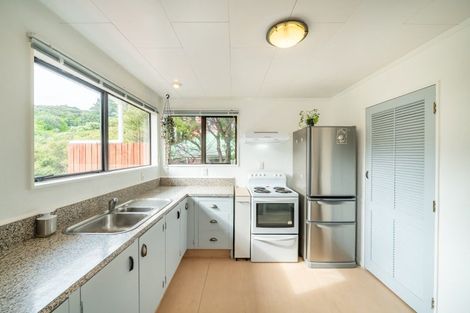 Photo of property in 20 Roys Road, Plimmerton, Porirua, 5026