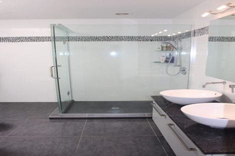 Photo of property in 2/12 Belle Vue Avenue, Northcote Point, Auckland, 0627