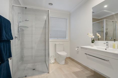 Photo of property in 32 Awatira Drive, Papamoa Beach, Papamoa, 3118