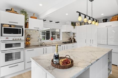 Photo of property in 25a Riverside Road, Orewa, 0931