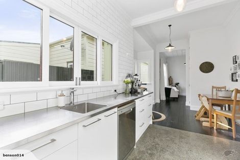 Photo of property in 34 Derwent Street, Island Bay, Wellington, 6023