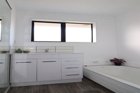 Photo of property in 146 Burwood Road, Burwood, Christchurch, 8083