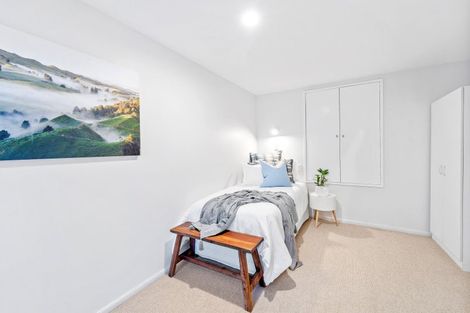 Photo of property in 18 Tizard Road, Birkenhead, Auckland, 0626