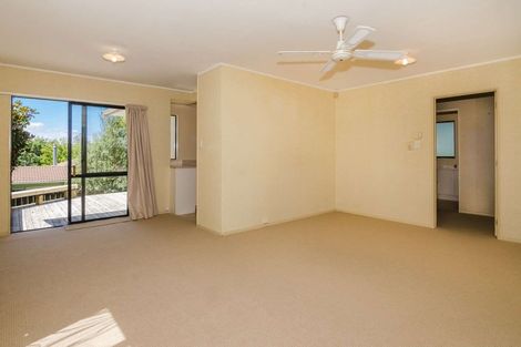 Photo of property in 10a Elizabeth Drive, West Harbour, Auckland, 0618