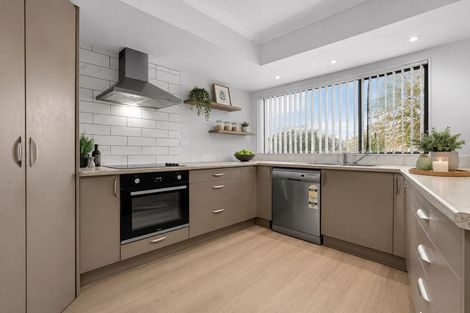 Photo of property in 26 Magnolia Drive, Waiuku, 2123