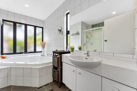 Photo of property in 46 Hinemoa Street, Birkenhead, Auckland, 0626