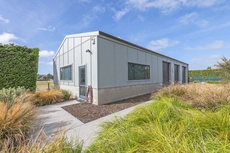 Photo of property in 39 Thorndon Close, Kirwee, Darfield, 7571