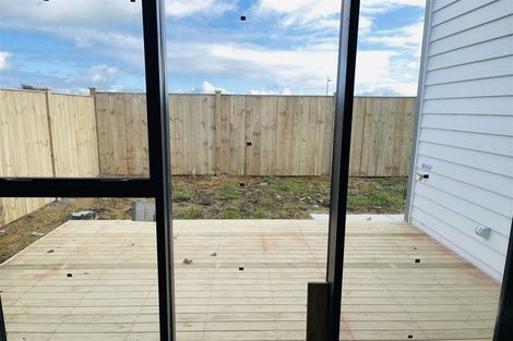 Photo of property in 12 Woven Place, Karaka, Papakura, 2113