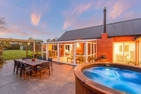 Photo of property in 16 Westburn Terrace, Burnside, Christchurch, 8041