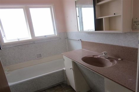 Photo of property in 27 Marina Road, Torbay, Auckland, 0630