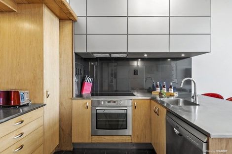 Photo of property in Stadium Garden Flats, 117/107 Thorndon Quay, Pipitea, Wellington, 6011