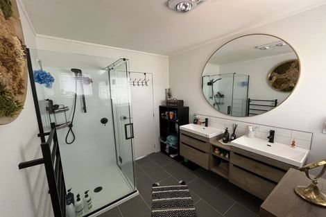 Photo of property in 1 Pleasant Road, Glen Eden, Auckland, 0602