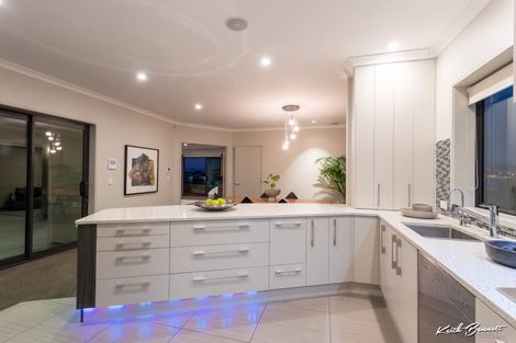 Photo of property in 216b Sutherland Road, Lyall Bay, Wellington, 6022