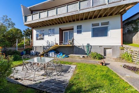 Photo of property in 6 Ash Grove, Ranui, Porirua, 5024