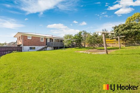 Photo of property in 1 Lynmore Drive, Hillpark, Auckland, 2102