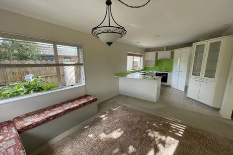 Photo of property in 47 Corta Bella Place, Golflands, Auckland, 2013