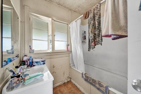 Photo of property in 35 Mawhitiwhiti Road, Normanby, Hawera, 4614