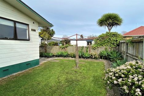 Photo of property in 12a Tamaki Bay Drive, Pakuranga, Auckland, 2010