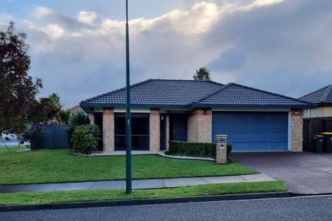 Photo of property in 55 Newbliss Crescent, East Tamaki Heights, Auckland, 2016