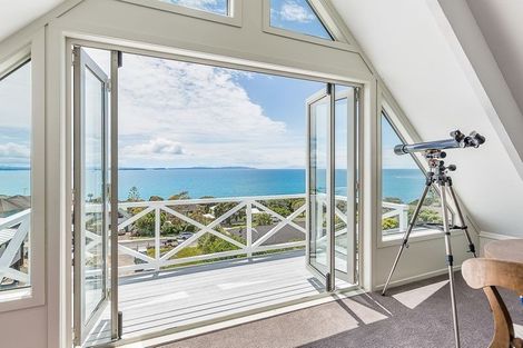 Photo of property in 117 Pacific Parade, Army Bay, Whangaparaoa, 0930
