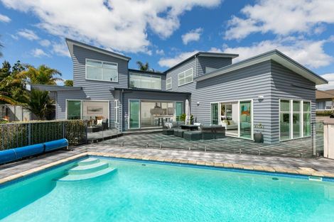 Photo of property in 17a Churchouse Road, Greenhithe, Auckland, 0632