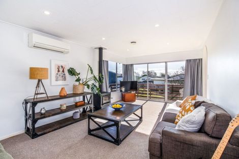 Photo of property in 2 Ashford Place, Havelock North, 4130