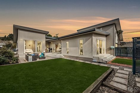 Photo of property in 21 Pempsey Street, Silverstream, Upper Hutt, 5019