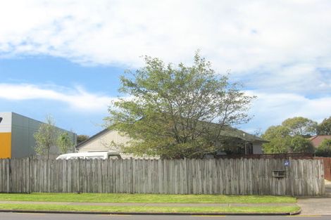 Photo of property in 32 Aviemore Drive, Highland Park, Auckland, 2010